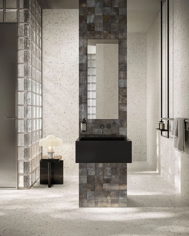 Glow Light, Pixel Black